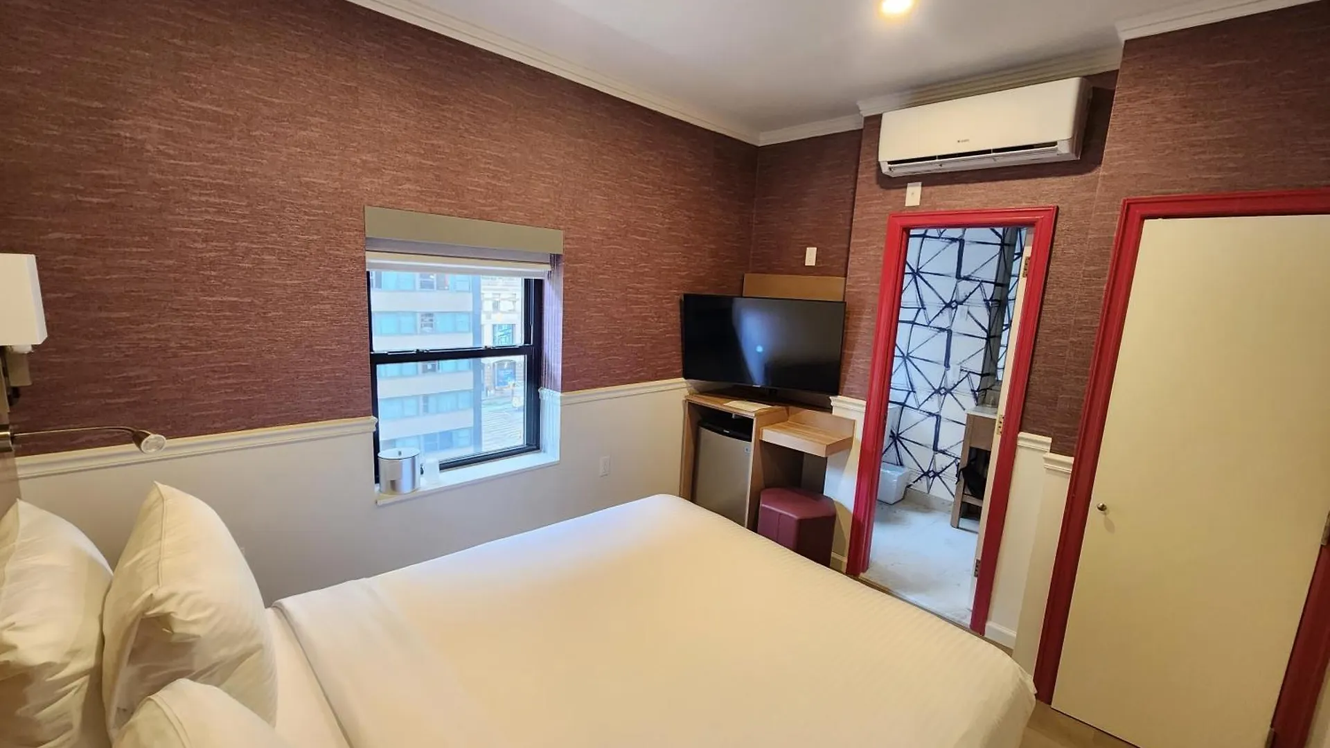 The Mayfair Hotel Times Square, Ascend Hotel Collection New York 3*,